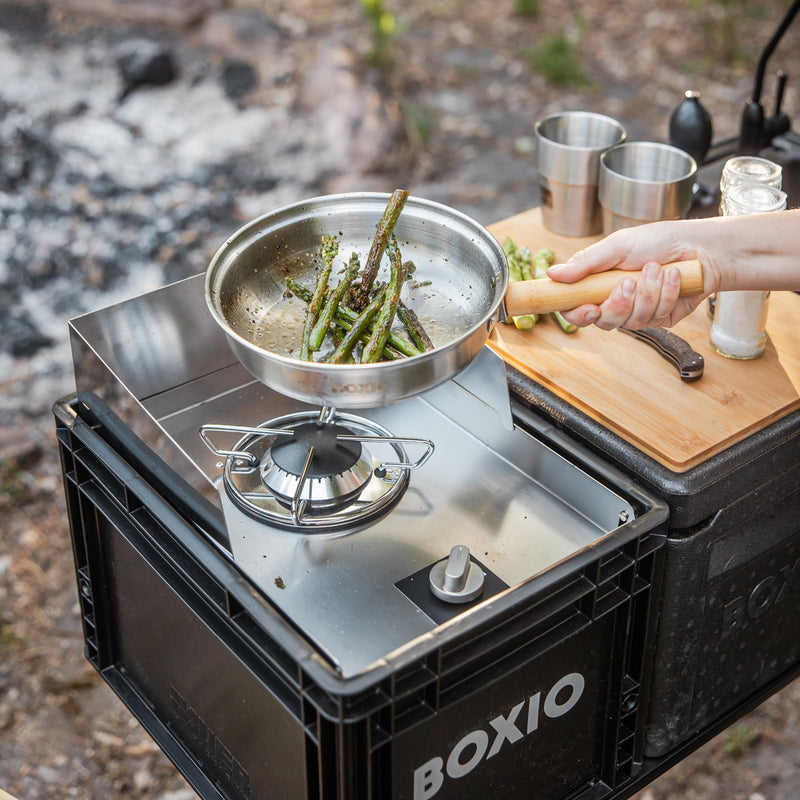 BOXIO COOK MAX+ Camping Kochset – Gaskocher Bundle mit Topfset, Geschirr & Besteck für 4 Personen