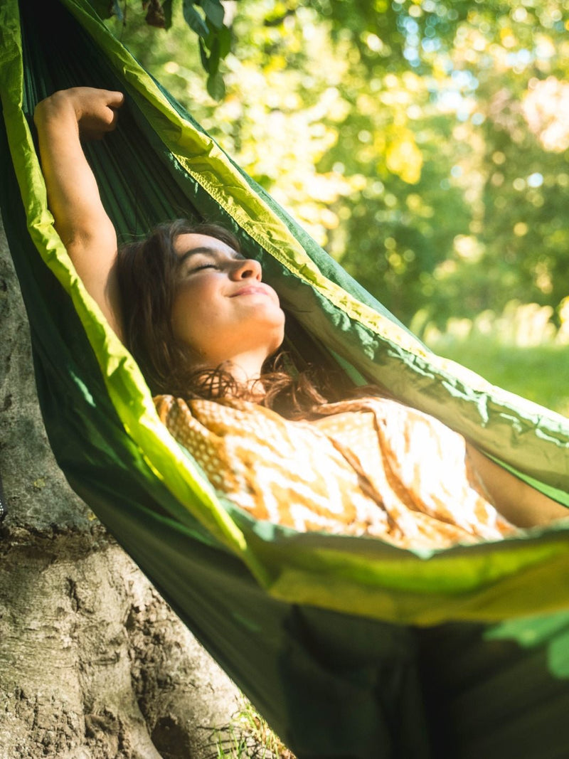 HÄNG Hammock + Suspension – Ultralight (850 g), 2-Person (250 kg+), knot-free setup in 60 sec, sustainable travel hammock