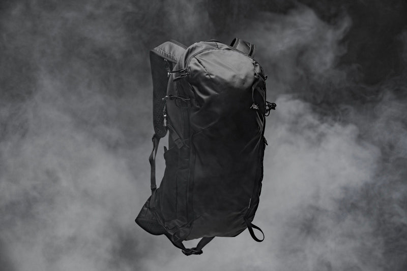 Matador Beast 28 - Ultraleichter, faltbarer Rahmenrucksack für Outdoor-Aktivitäten (28 Liter) von Matador