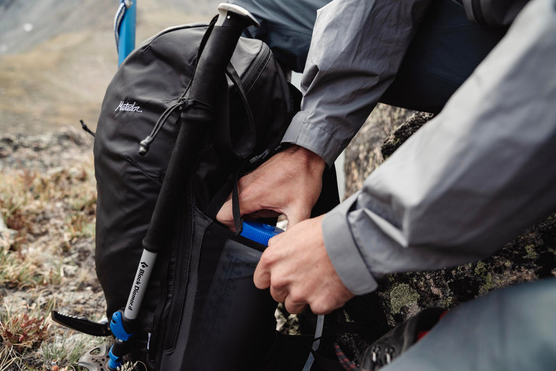 Matador Beast 28 - Ultraleichter, faltbarer Rahmenrucksack für Outdoor-Aktivitäten (28 Liter) von Matador