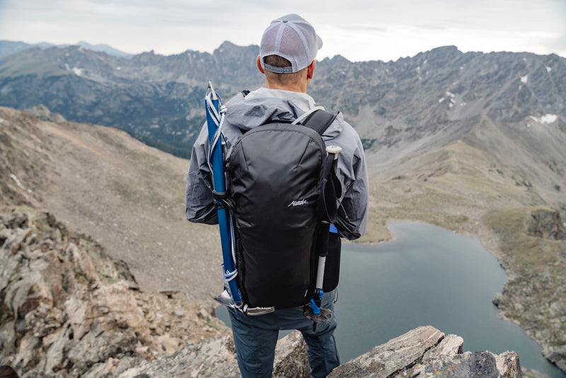 Matador Beast 28 - Ultraleichter, faltbarer Rahmenrucksack für Outdoor-Aktivitäten (28 Liter) von Matador