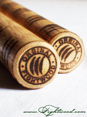 FIGHTWOOD® BURN Classic Rattan-Stöcke (Paar) – handgebrannt & lackiert