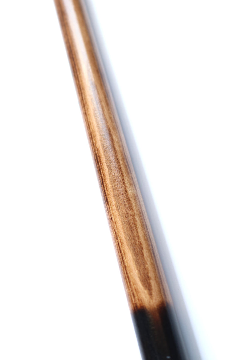 Griffbereich des FIGHTWOOD® BURN Dark End Stocks – Buche Hartholz Struktur