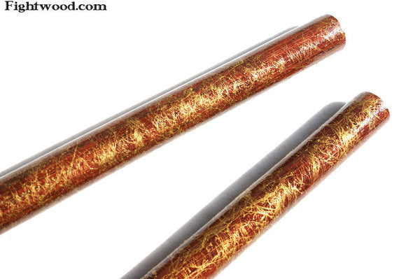 Frontansicht des Paares FIGHTWOOD COLOR Red Abstract Art Gold aus geschältem Manila-Rattan