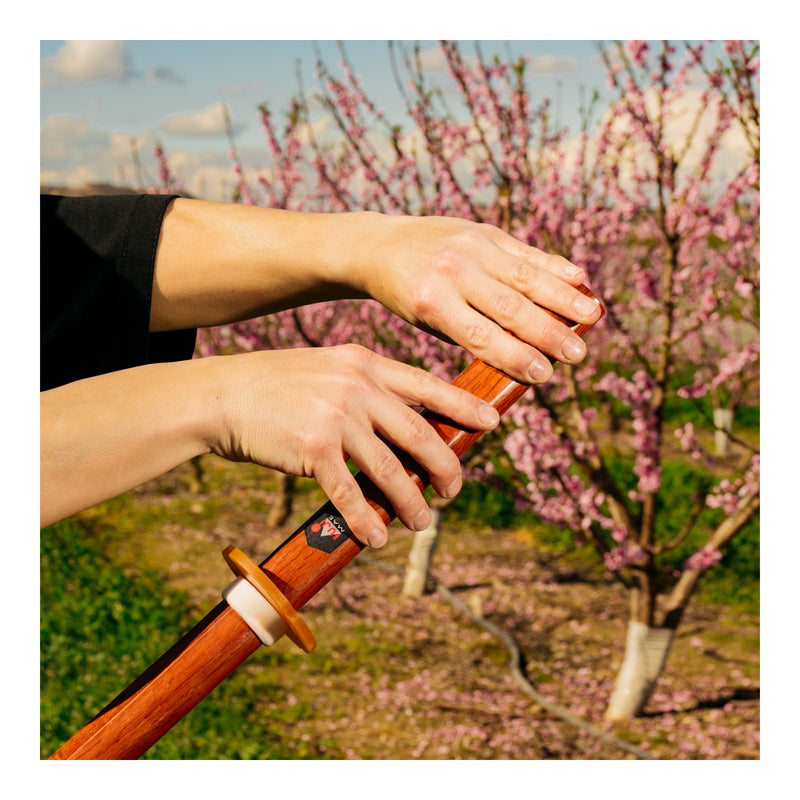 FUJIMAE Red Oak Bokken 100 cm – Wooden Practice Sword (Bokuto) with Removable Tsuba, Dark Finish | Aikido & Kendo