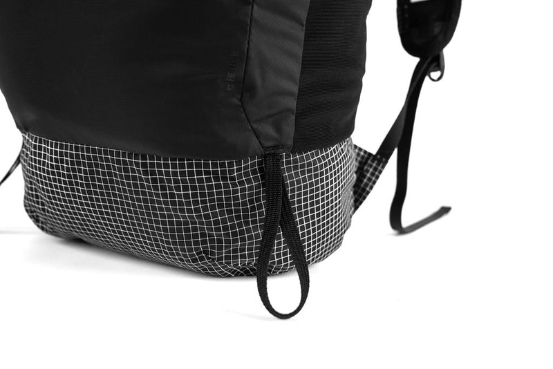Matador Freefly16 – Packmaß im Mesh-Kompressionssack (9,5×9,5×14 cm)