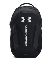 UA Hustle 6.0 Backpack – Seitenansicht mit Flaschentasche 0,9L