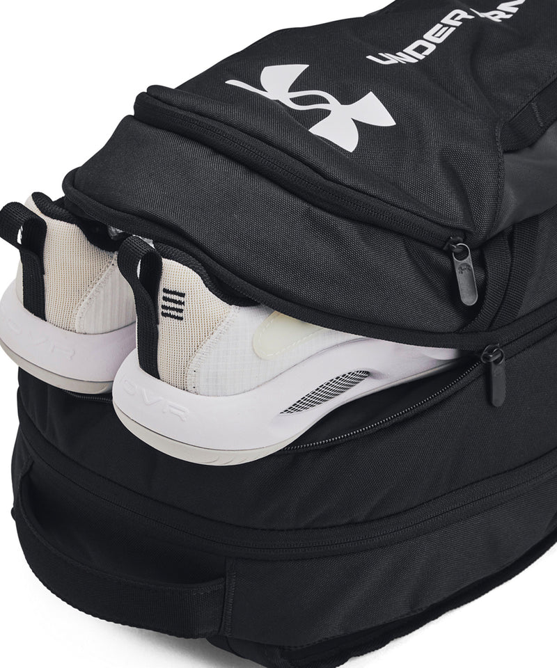UA Storm Rucksack – robustes Obermaterial Detailaufnahme